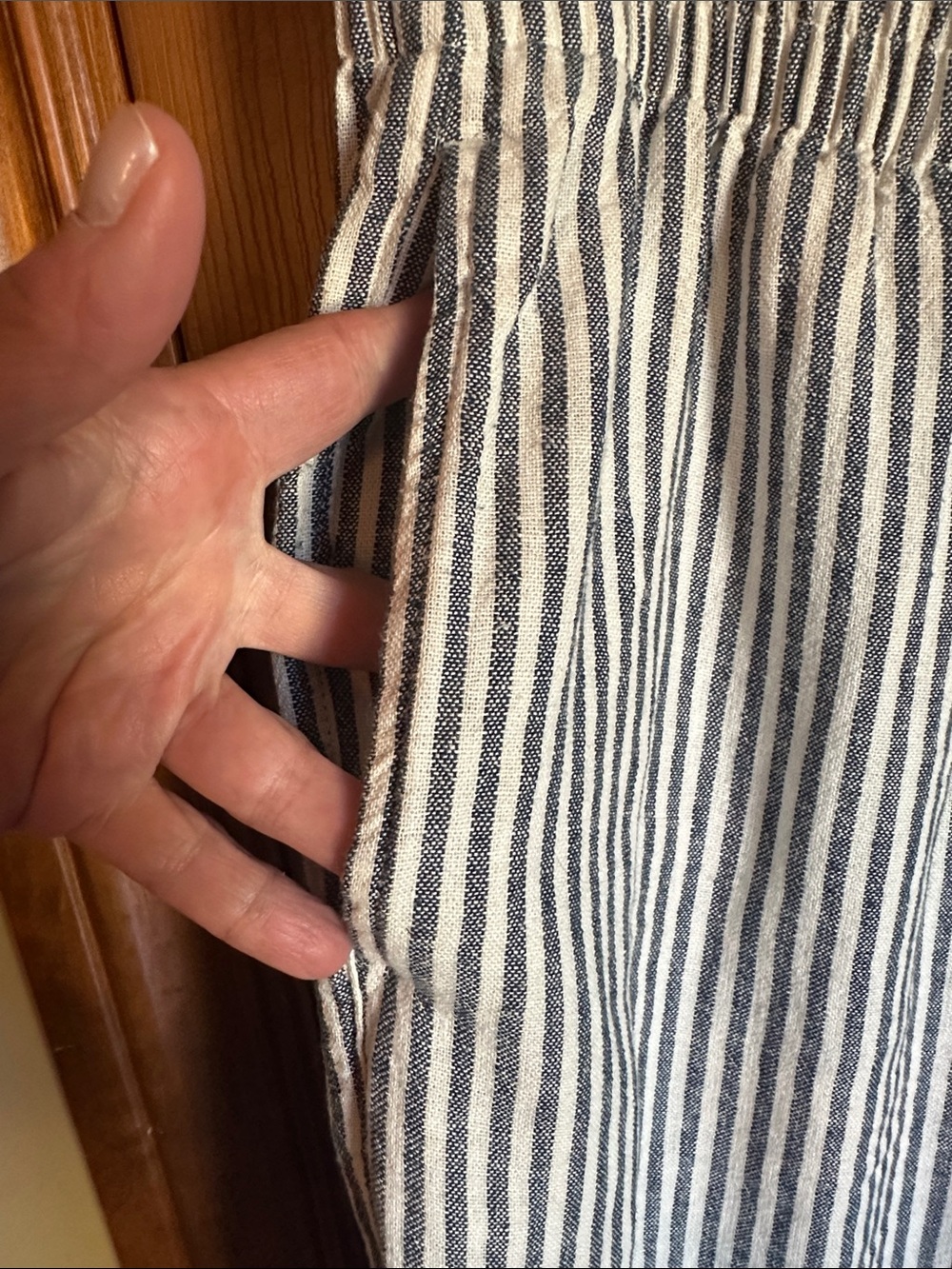 Old Navy Navy/White Striped Wide-Leg Linen-Blend Pants, size Medium - Picture 5 of 9